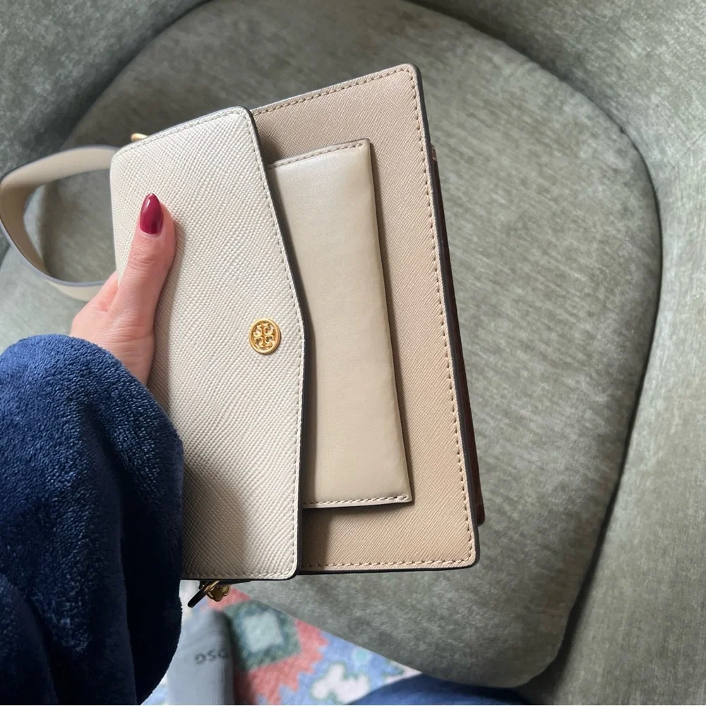 Tory Burch Robinson Convertible Color Block Bag - Picture 10 of 11